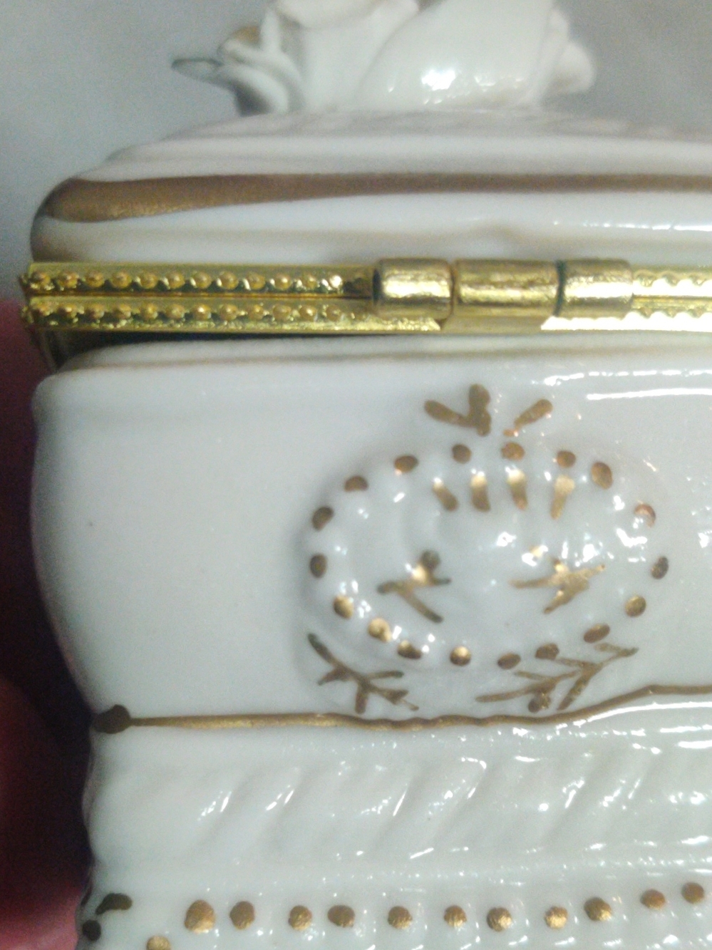 White and Gold Decorative Porcelain Jewelry Box